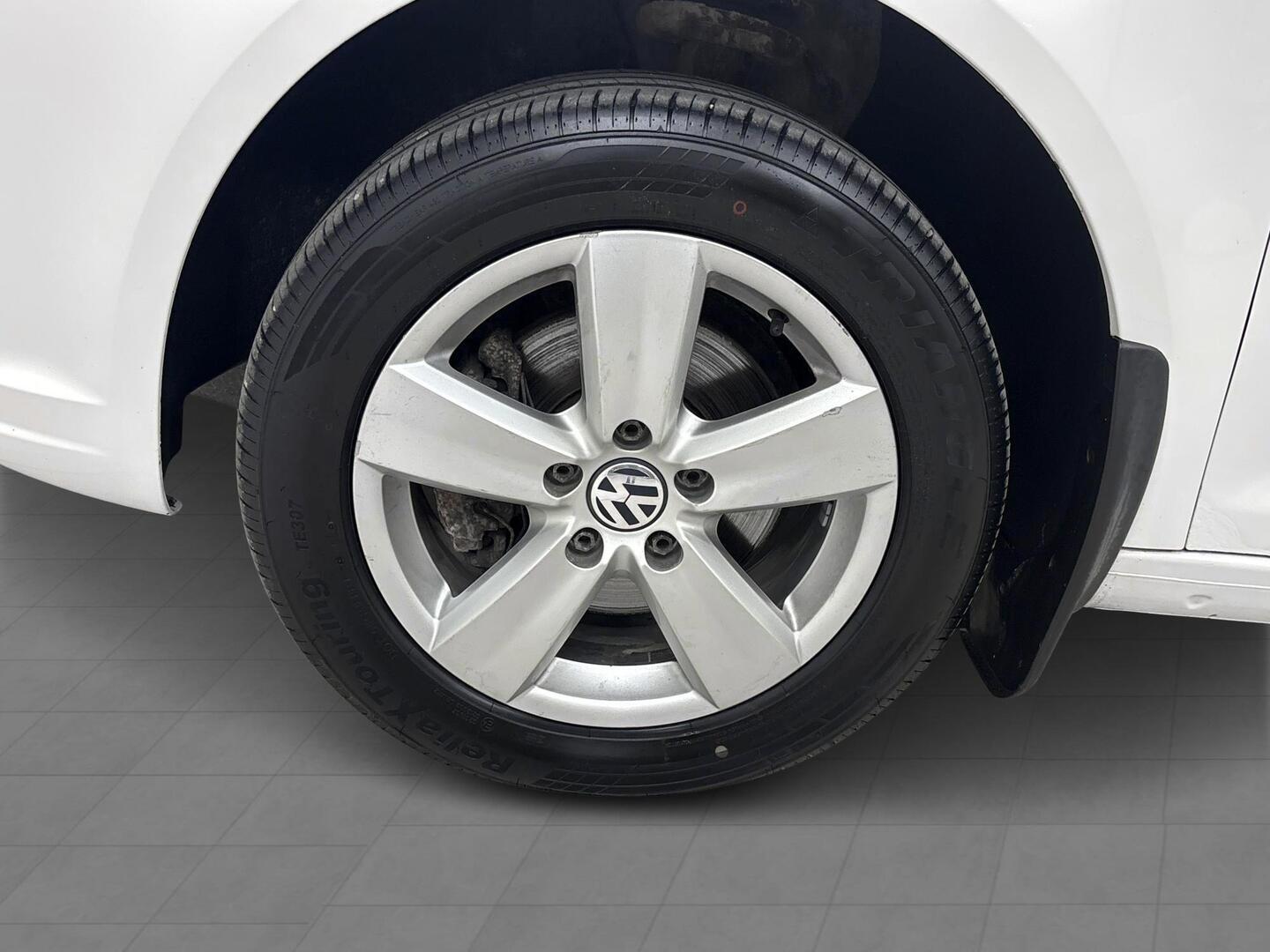 VOLKSWAGEN Caddy 2011