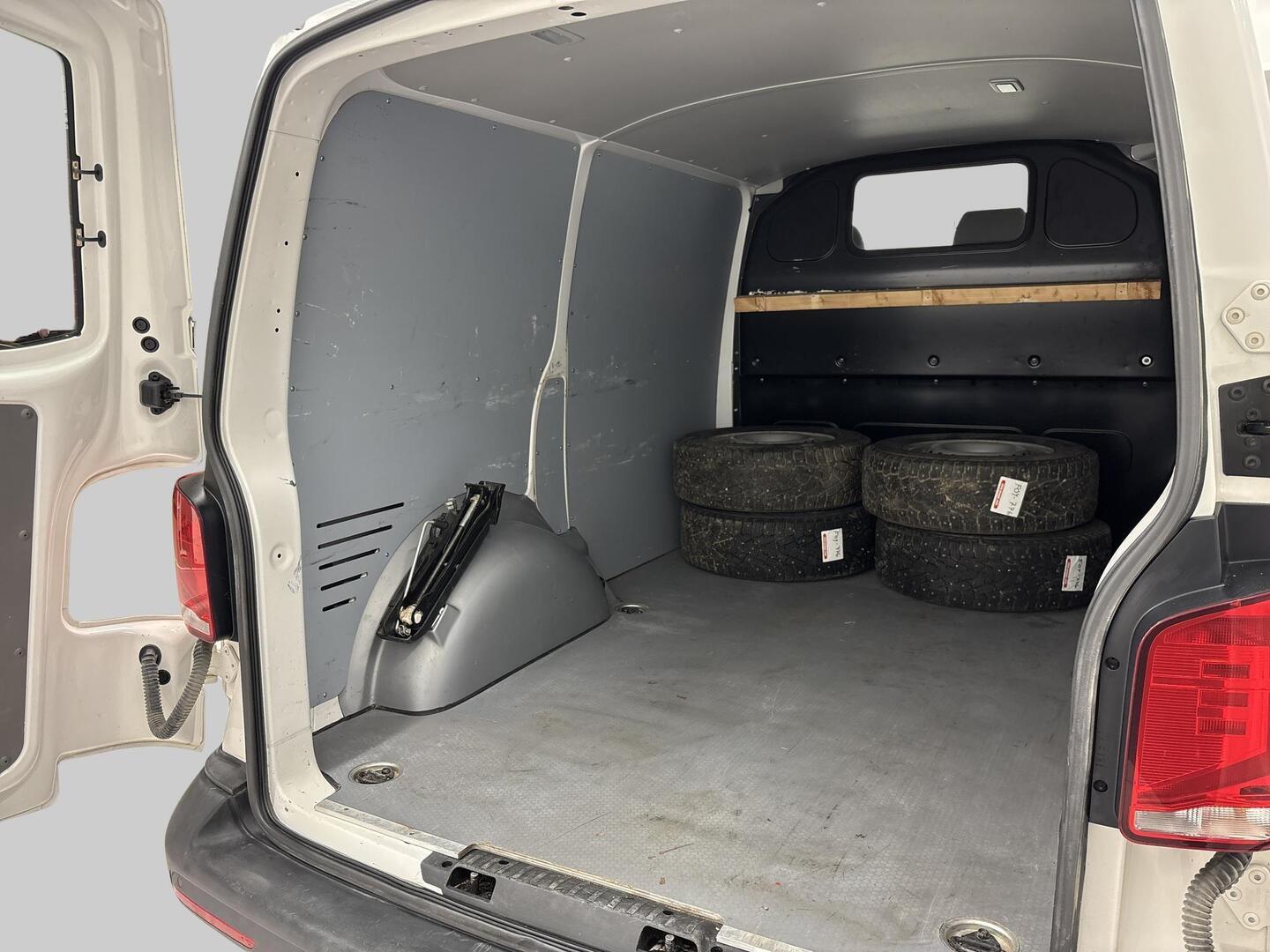 VOLKSWAGEN Transporter 2022