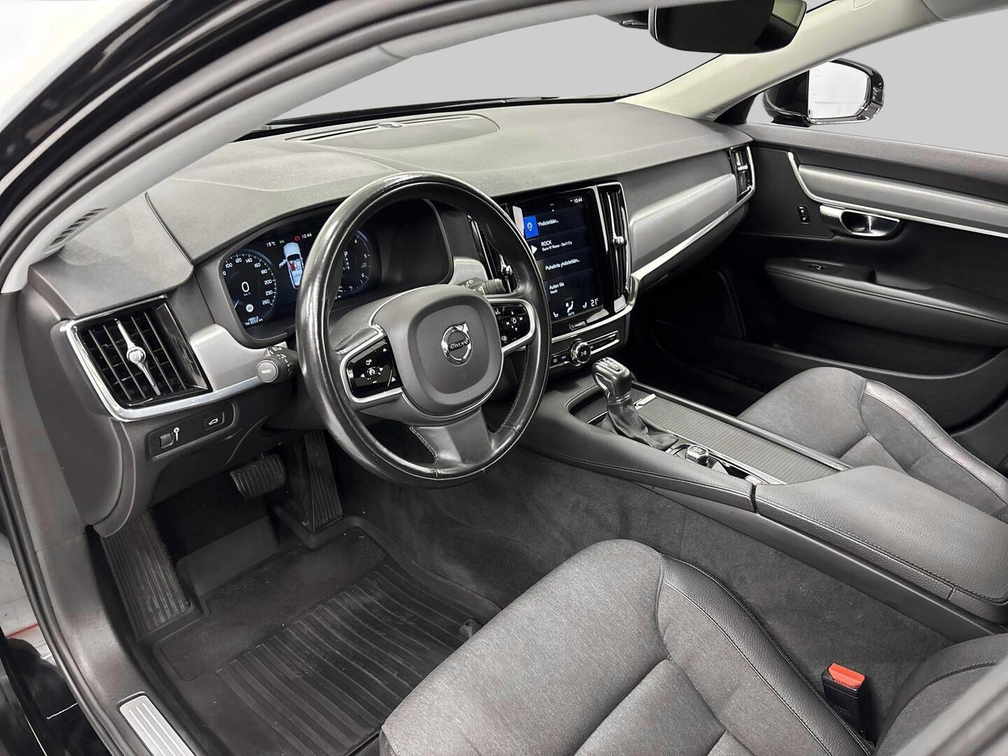 VOLVO V90 2019