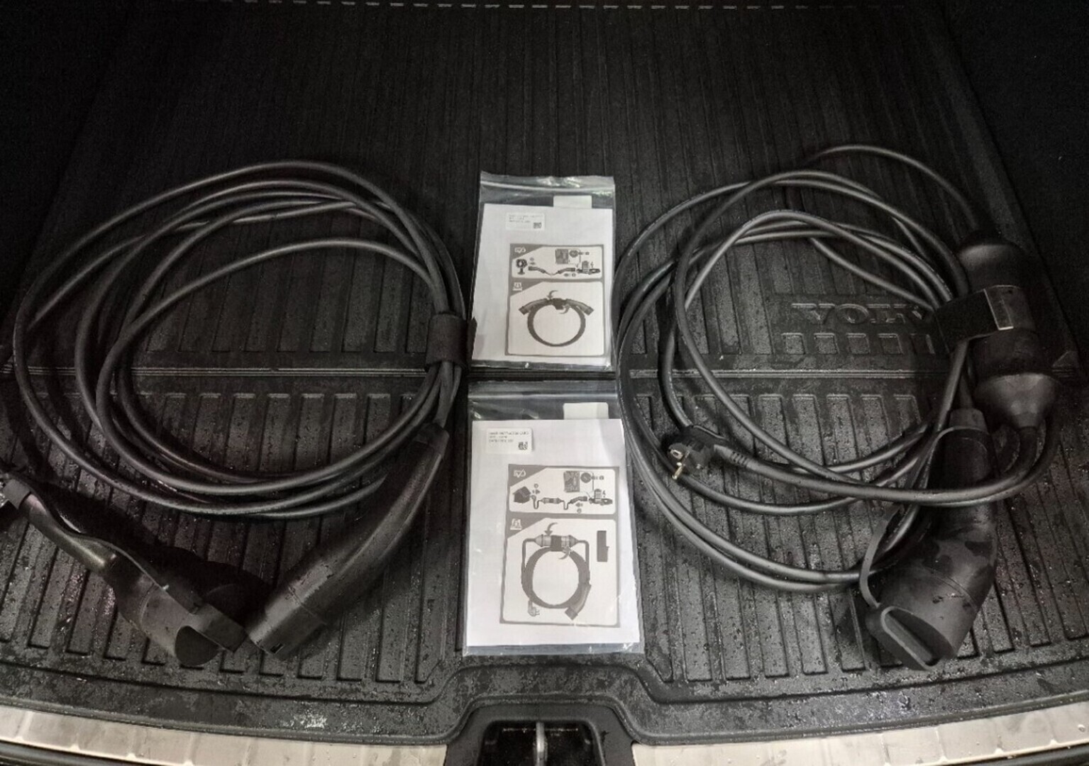 VOLVO XC60 2023