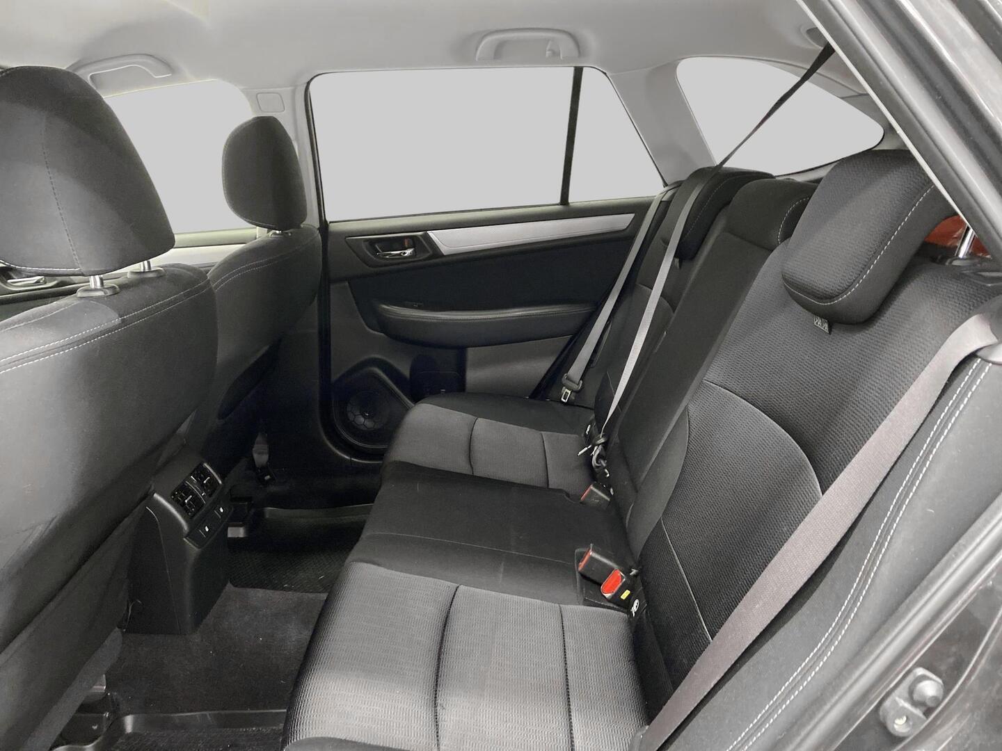 SUBARU Outback 2015