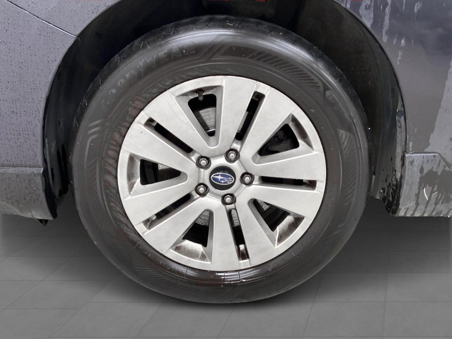 SUBARU Outback 2015