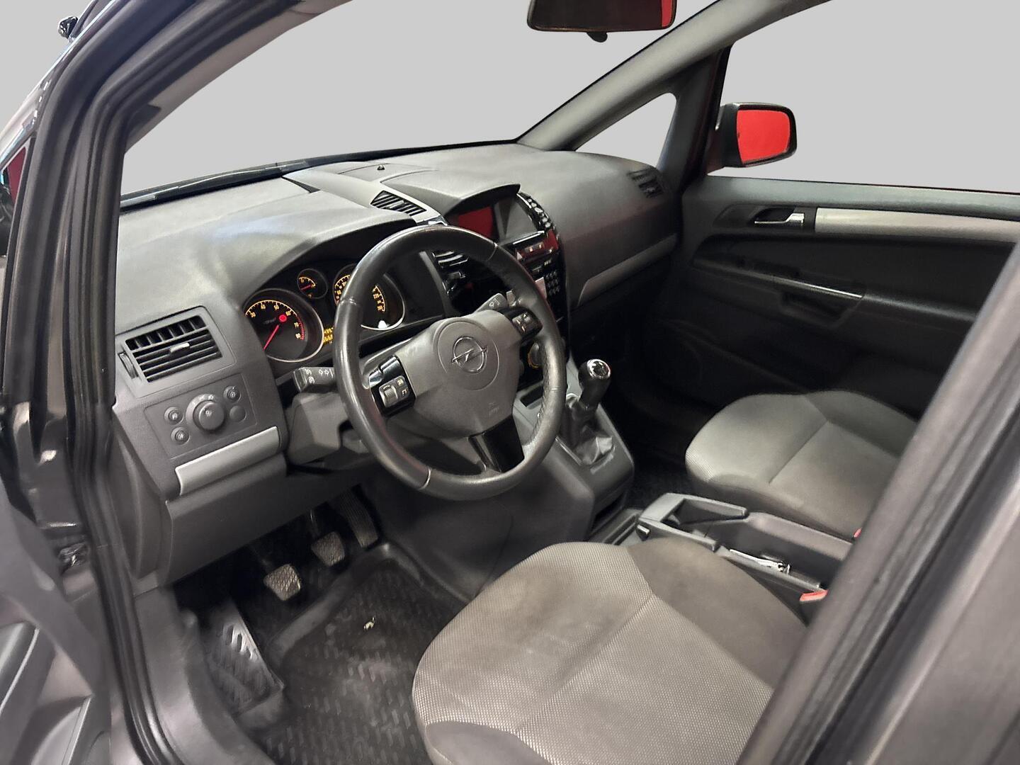 OPEL Zafira 2010