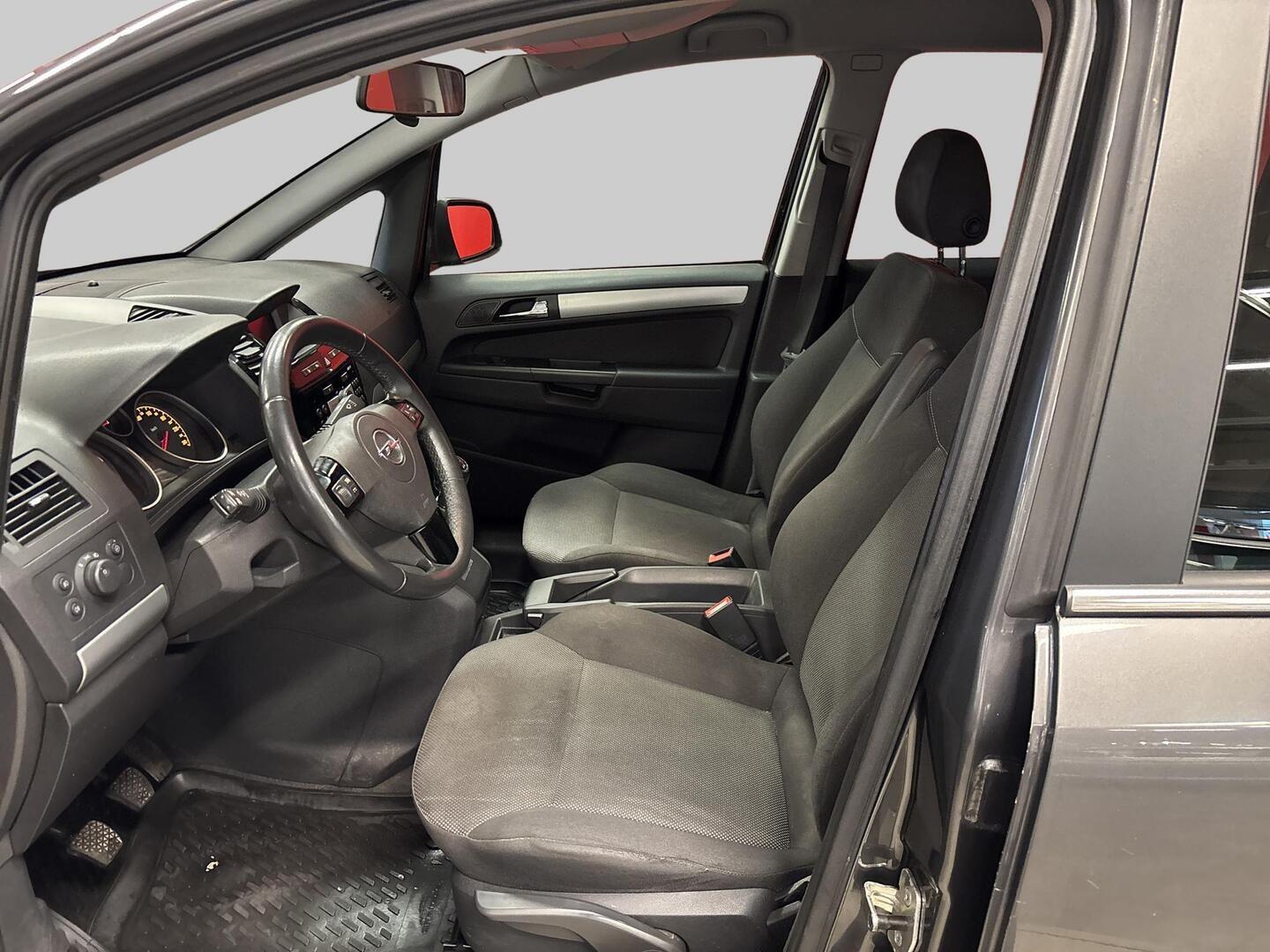OPEL Zafira 2010