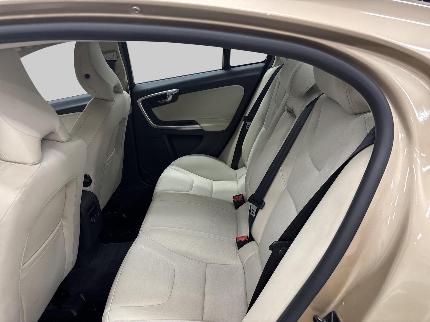 VOLVO S60 2011