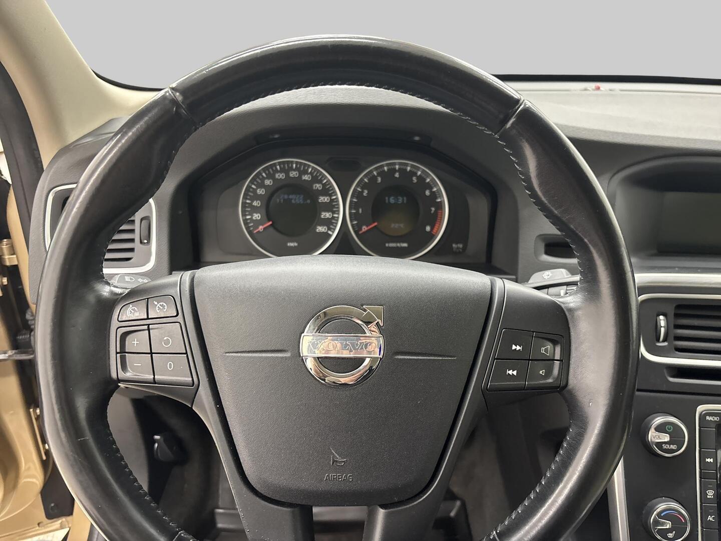 VOLVO S60 2011