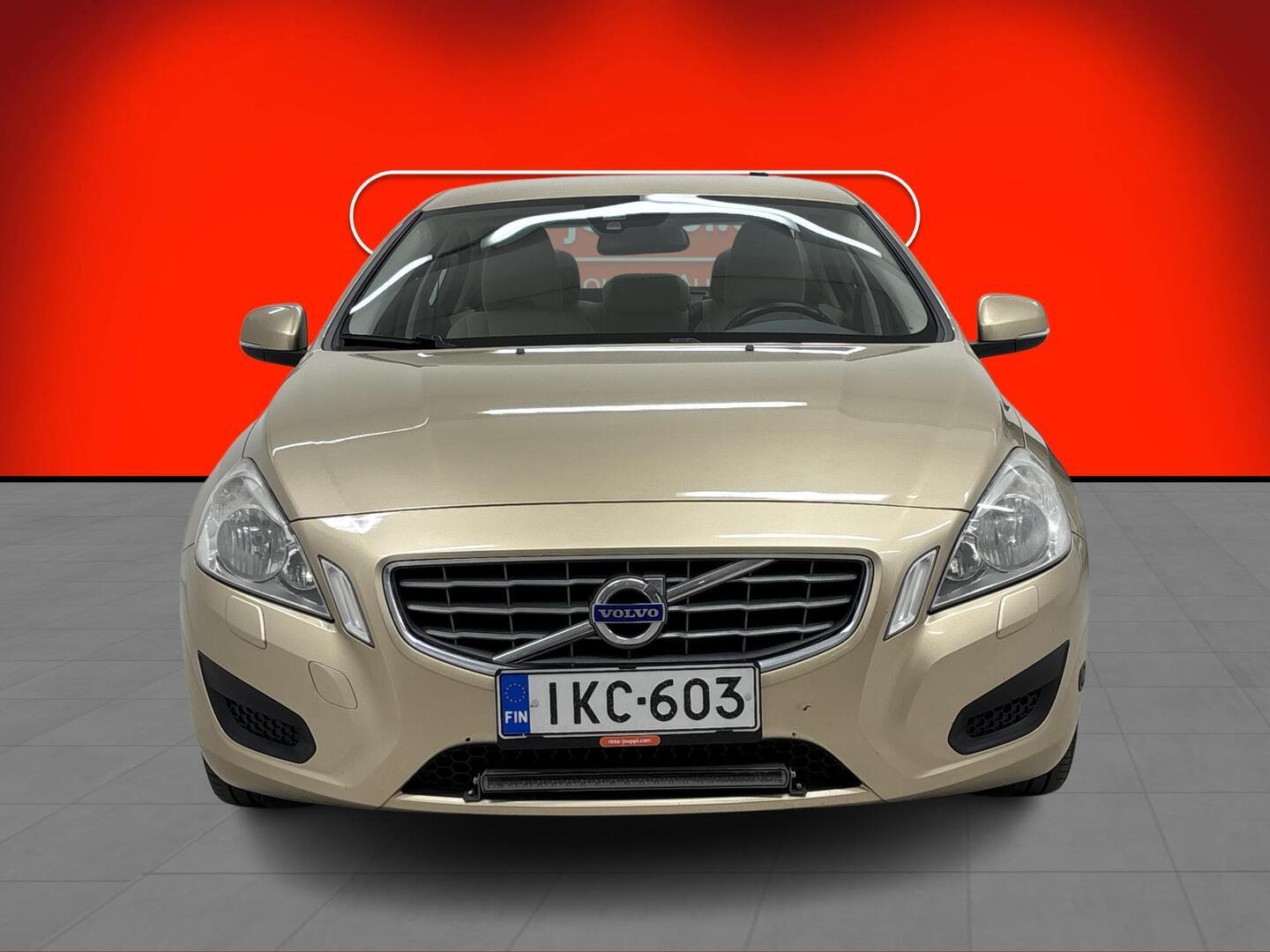 VOLVO S60 2011