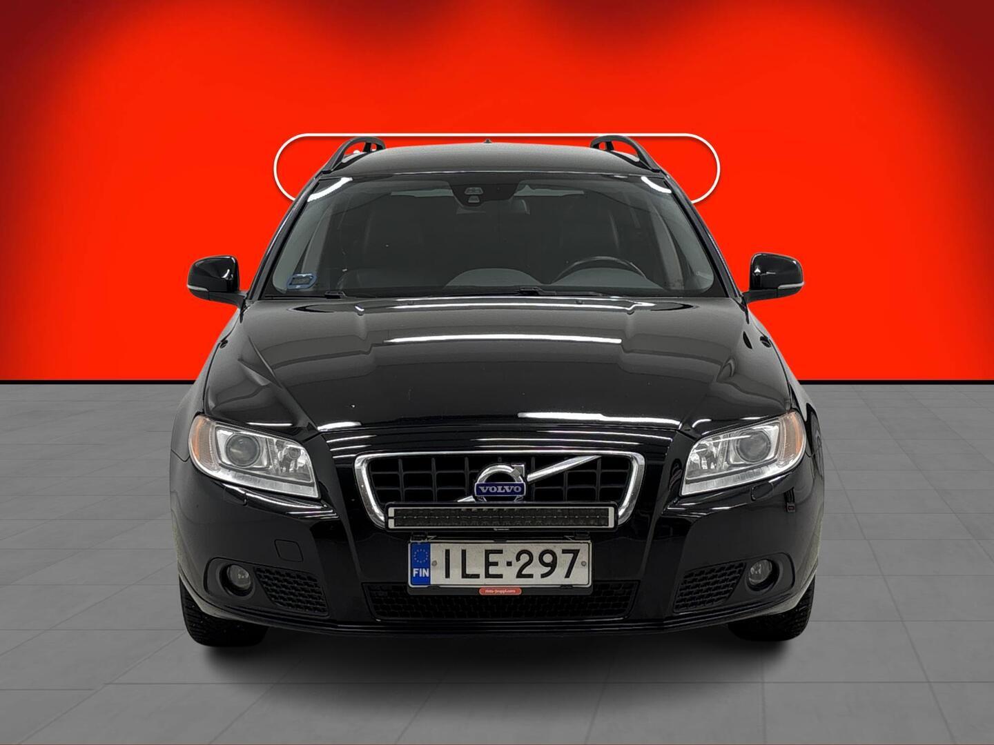 VOLVO V70 2013