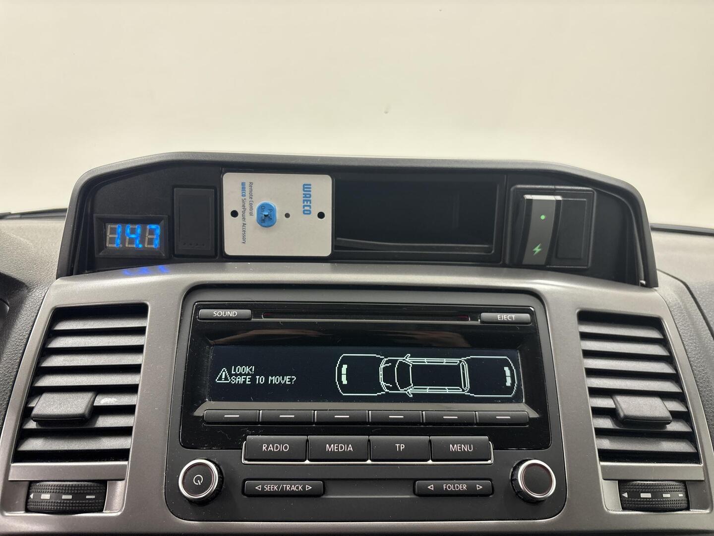 VOLKSWAGEN Caravelle 2014