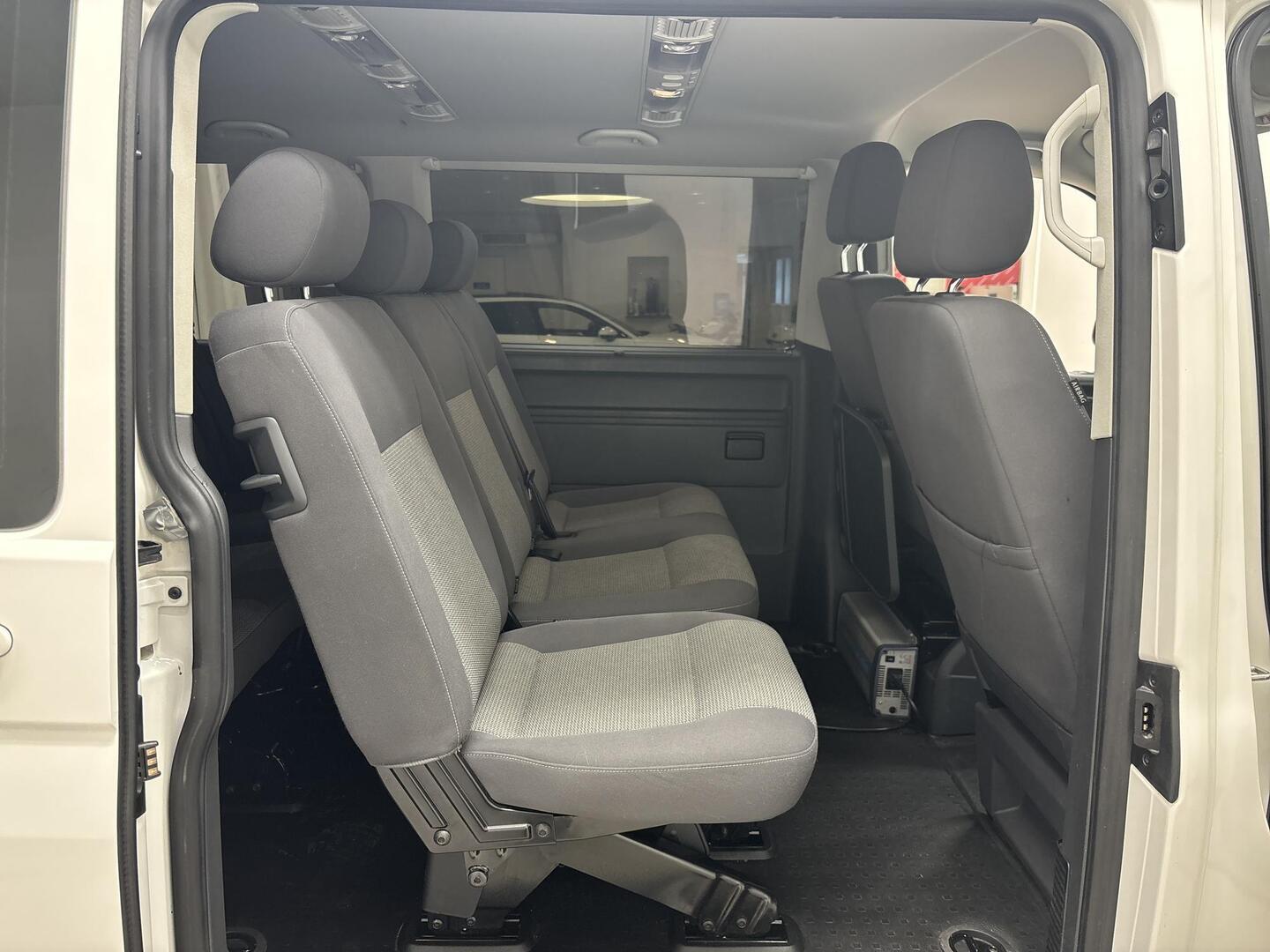 VOLKSWAGEN Caravelle 2014