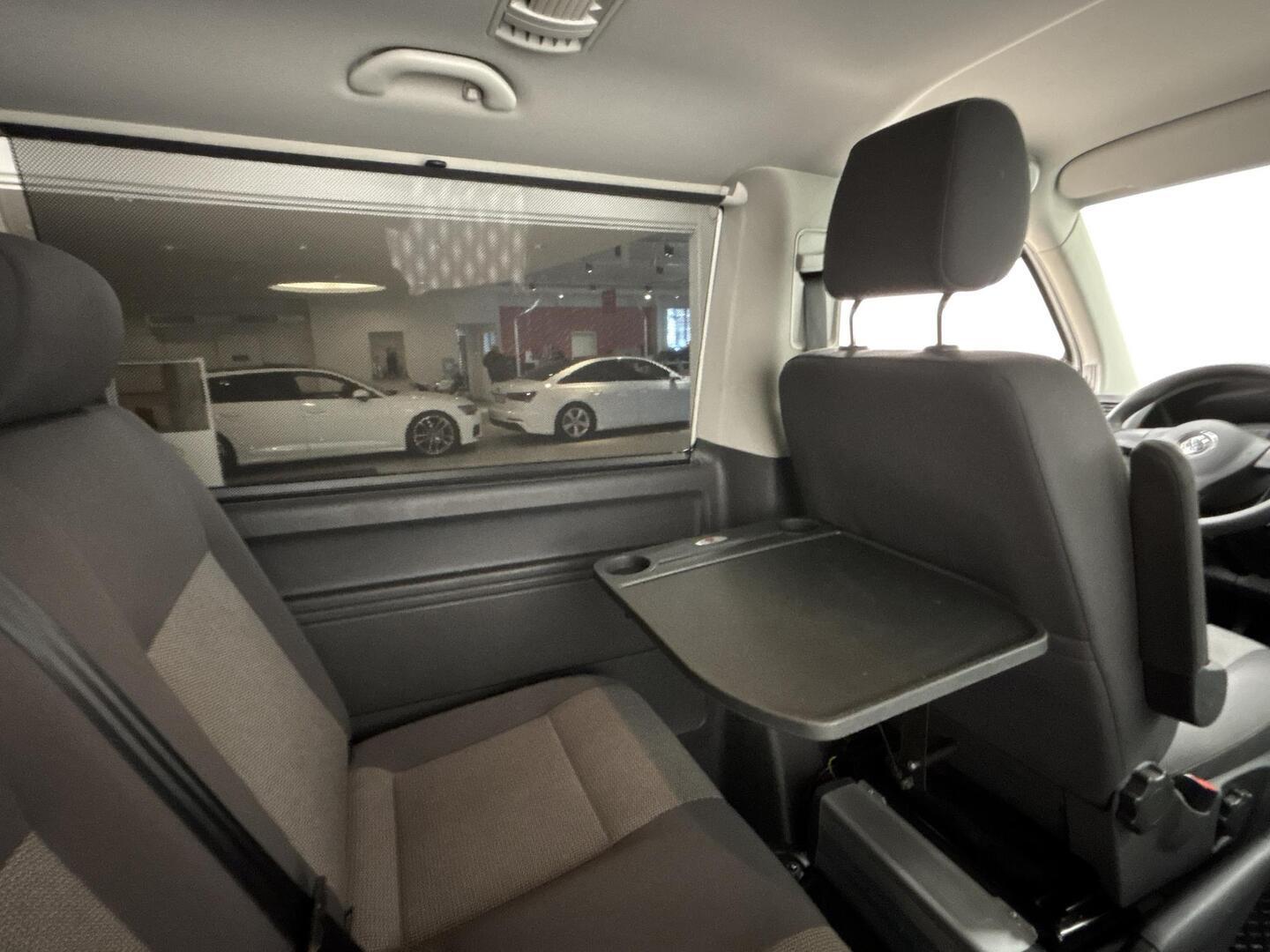 VOLKSWAGEN Caravelle 2014