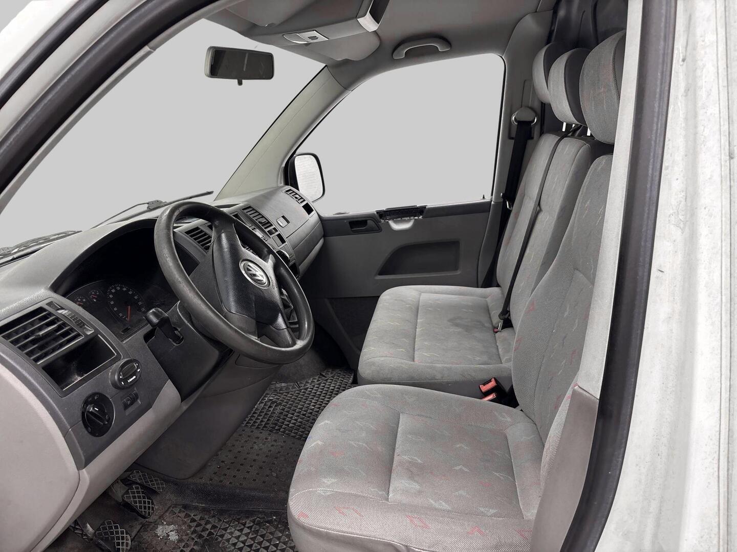 VOLKSWAGEN Transporter 2005