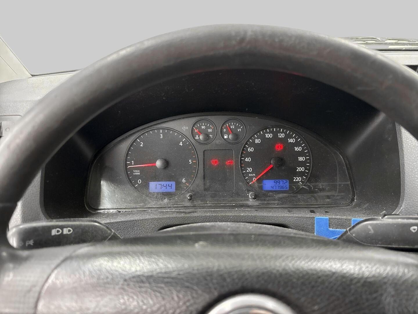 VOLKSWAGEN Transporter 2005
