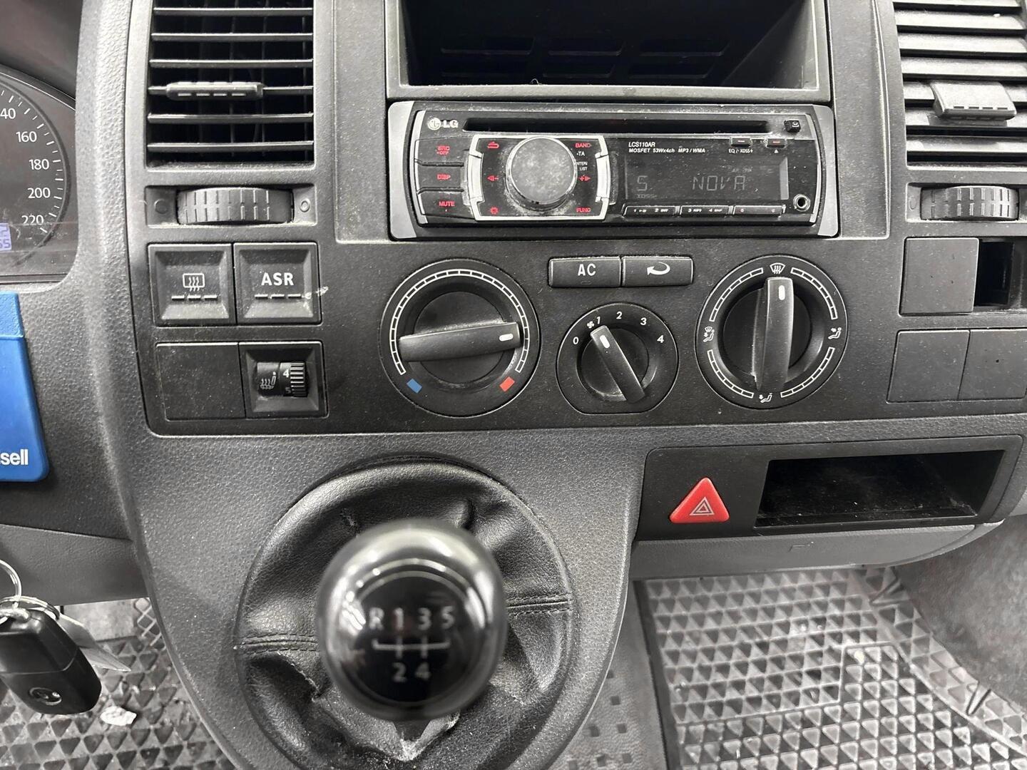 VOLKSWAGEN Transporter 2005