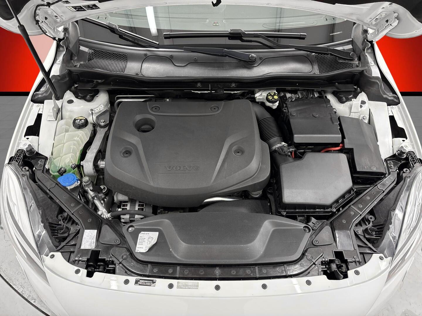 VOLVO V40 2017