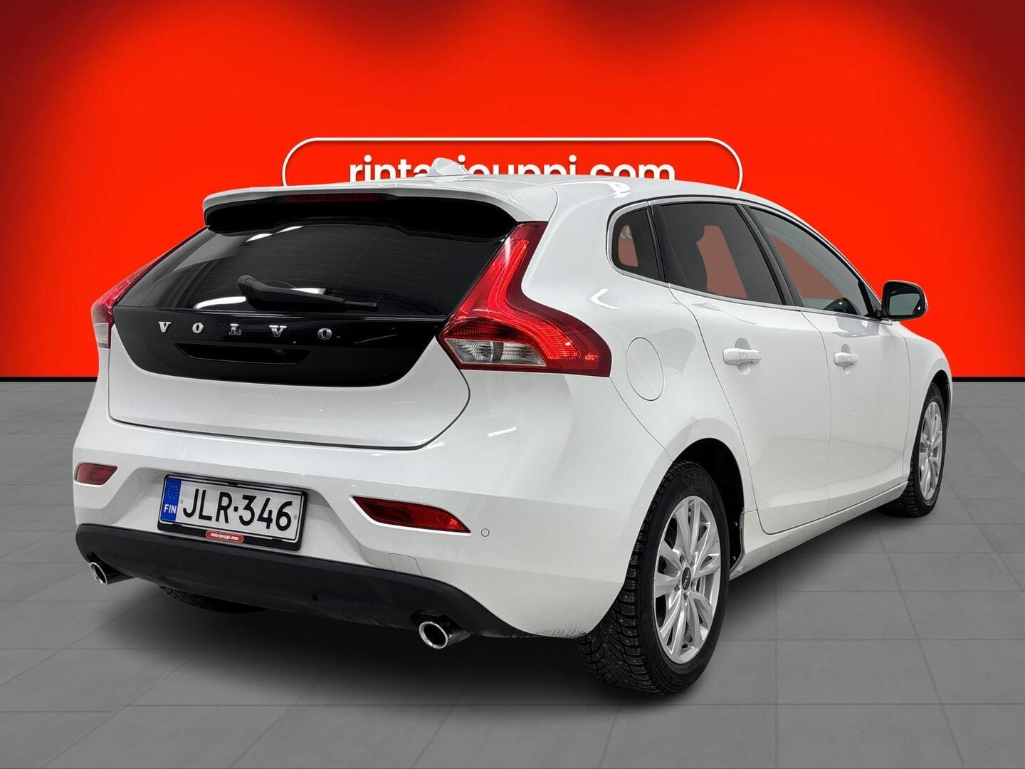 VOLVO V40 2017