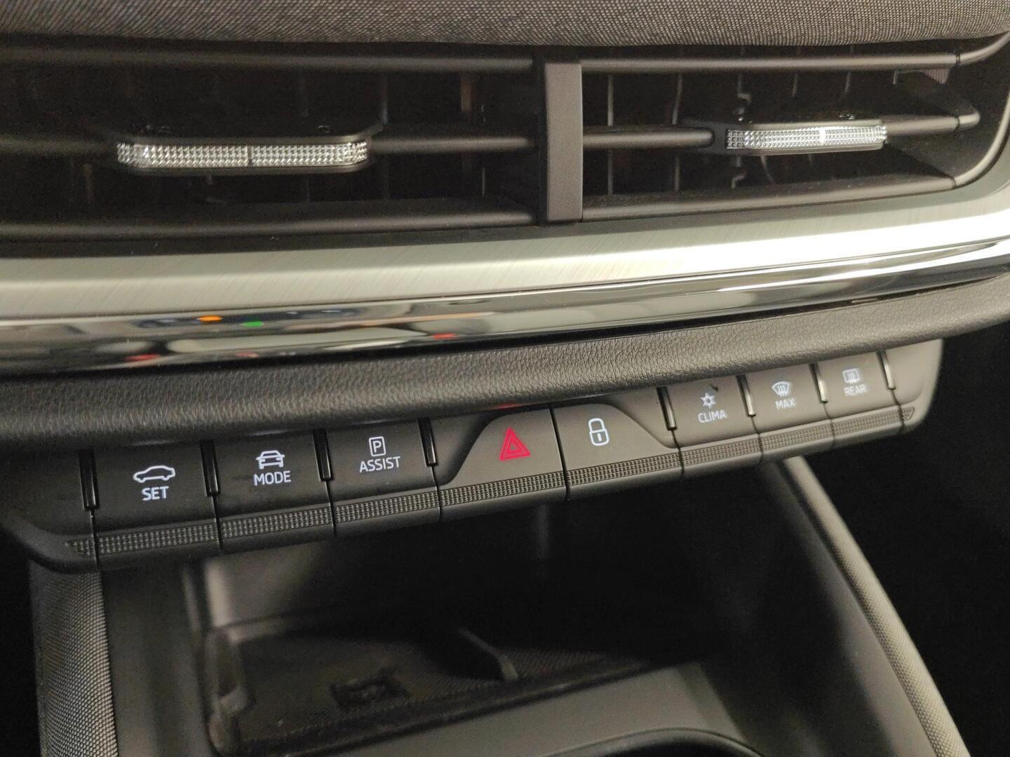 SKODA Enyaq 2023