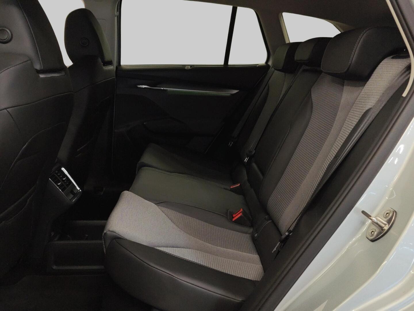 SKODA Enyaq 2023