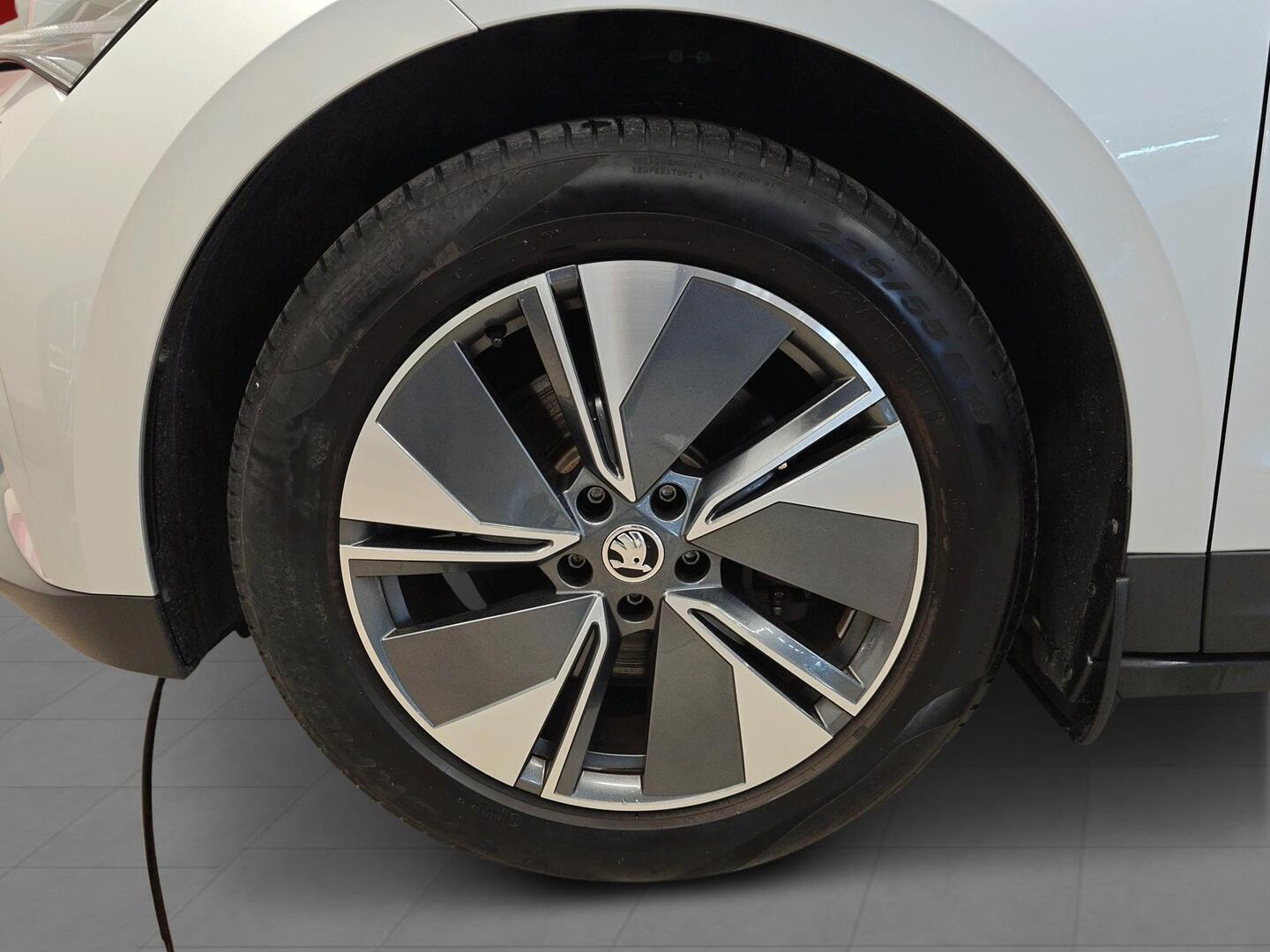 SKODA Enyaq 2023