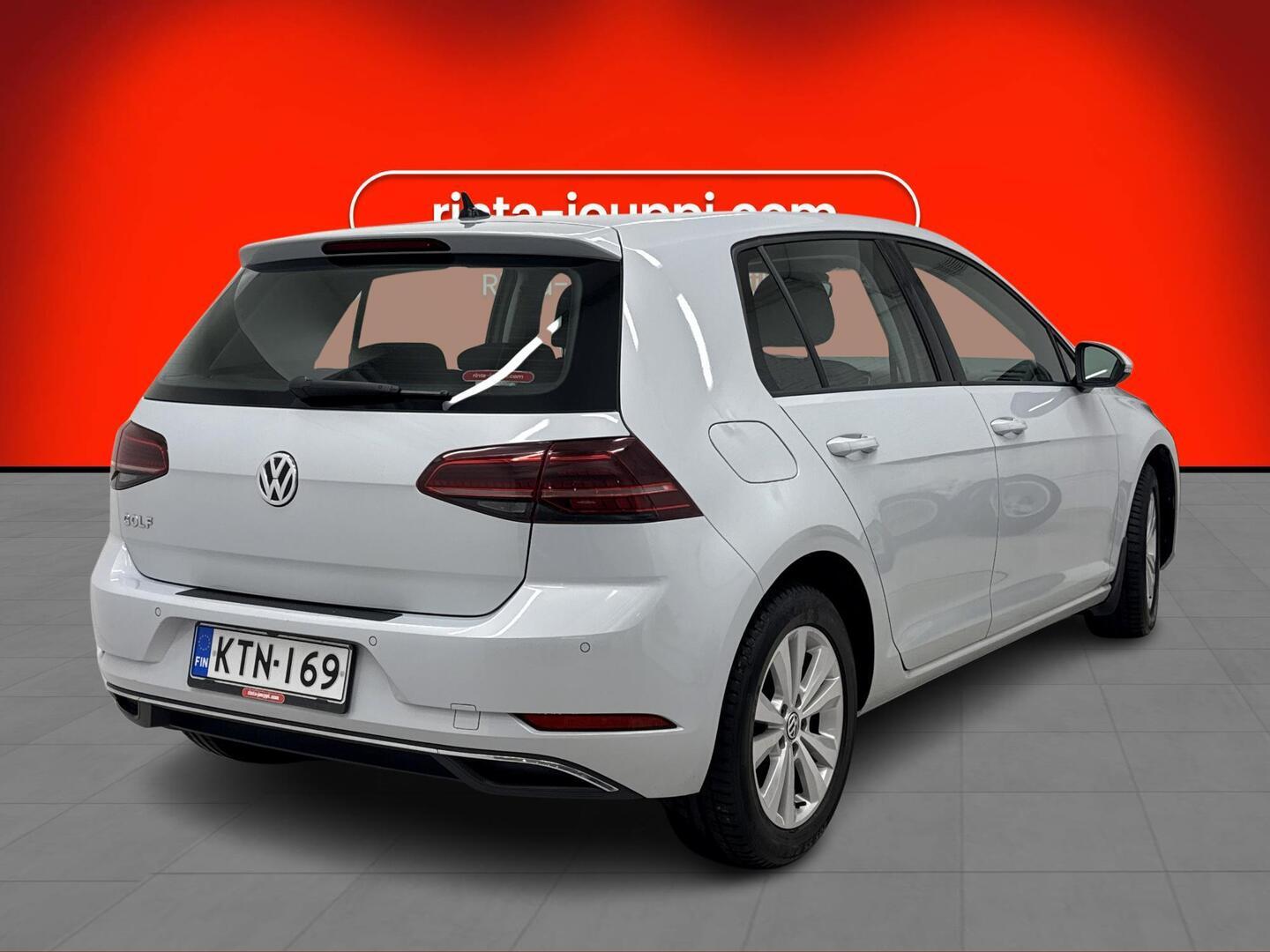 VOLKSWAGEN Golf 2018