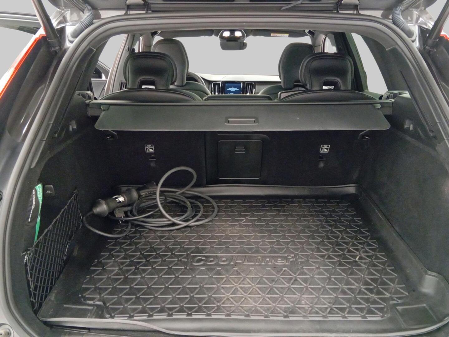 VOLVO XC60 2022