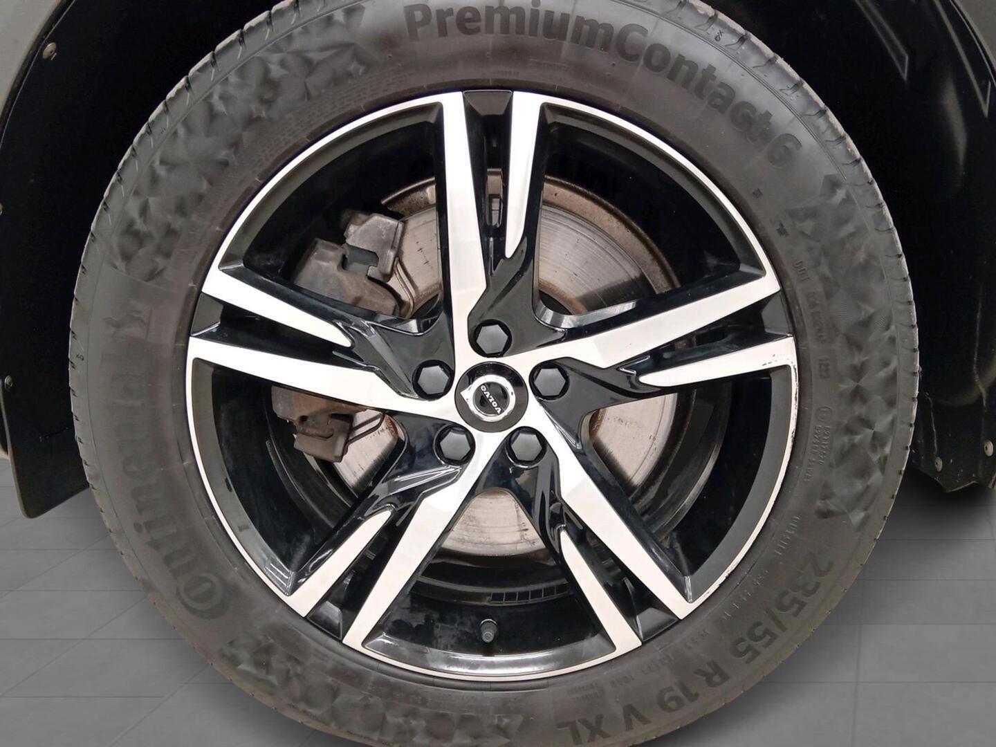 VOLVO XC60 2022