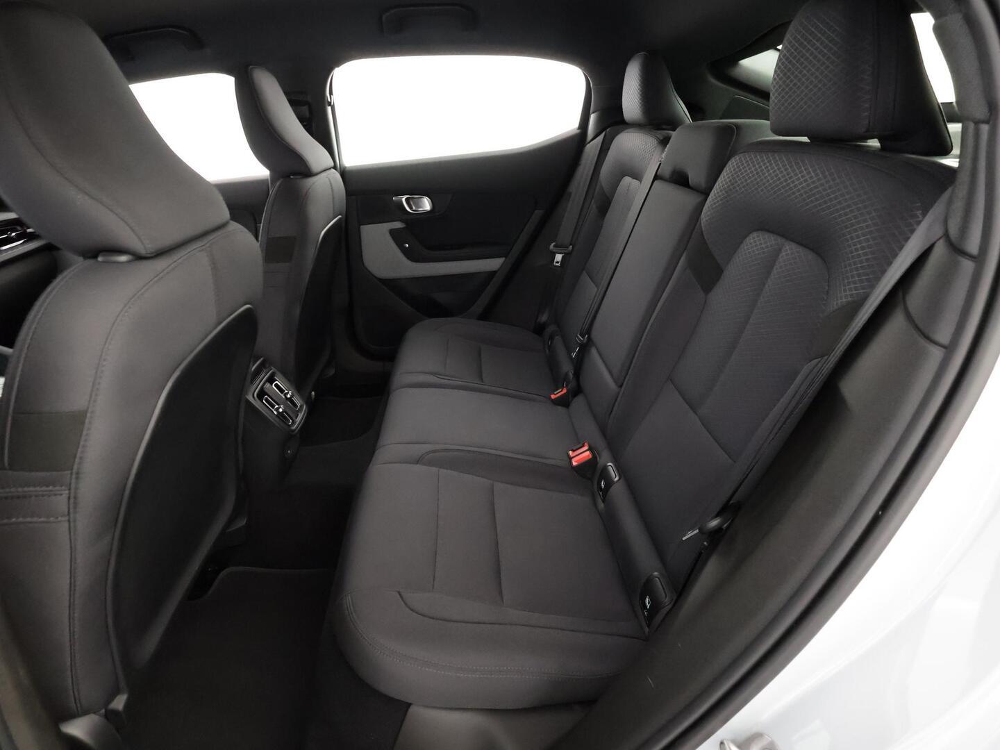 POLESTAR 2 2024