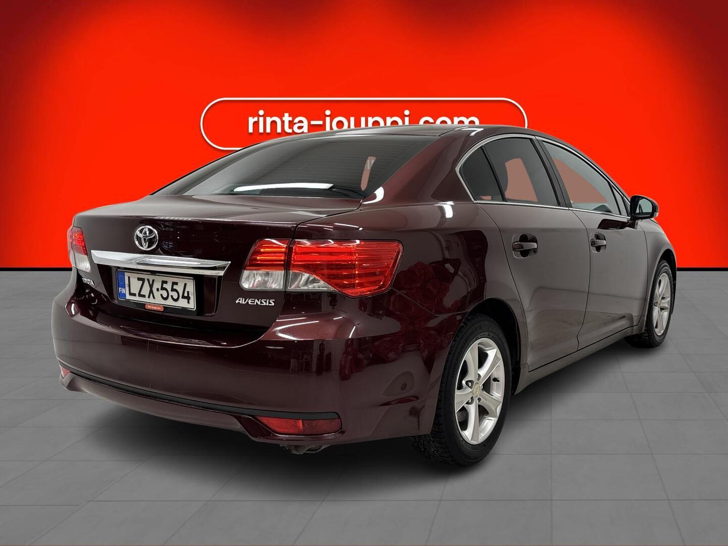 TOYOTA Avensis 2012