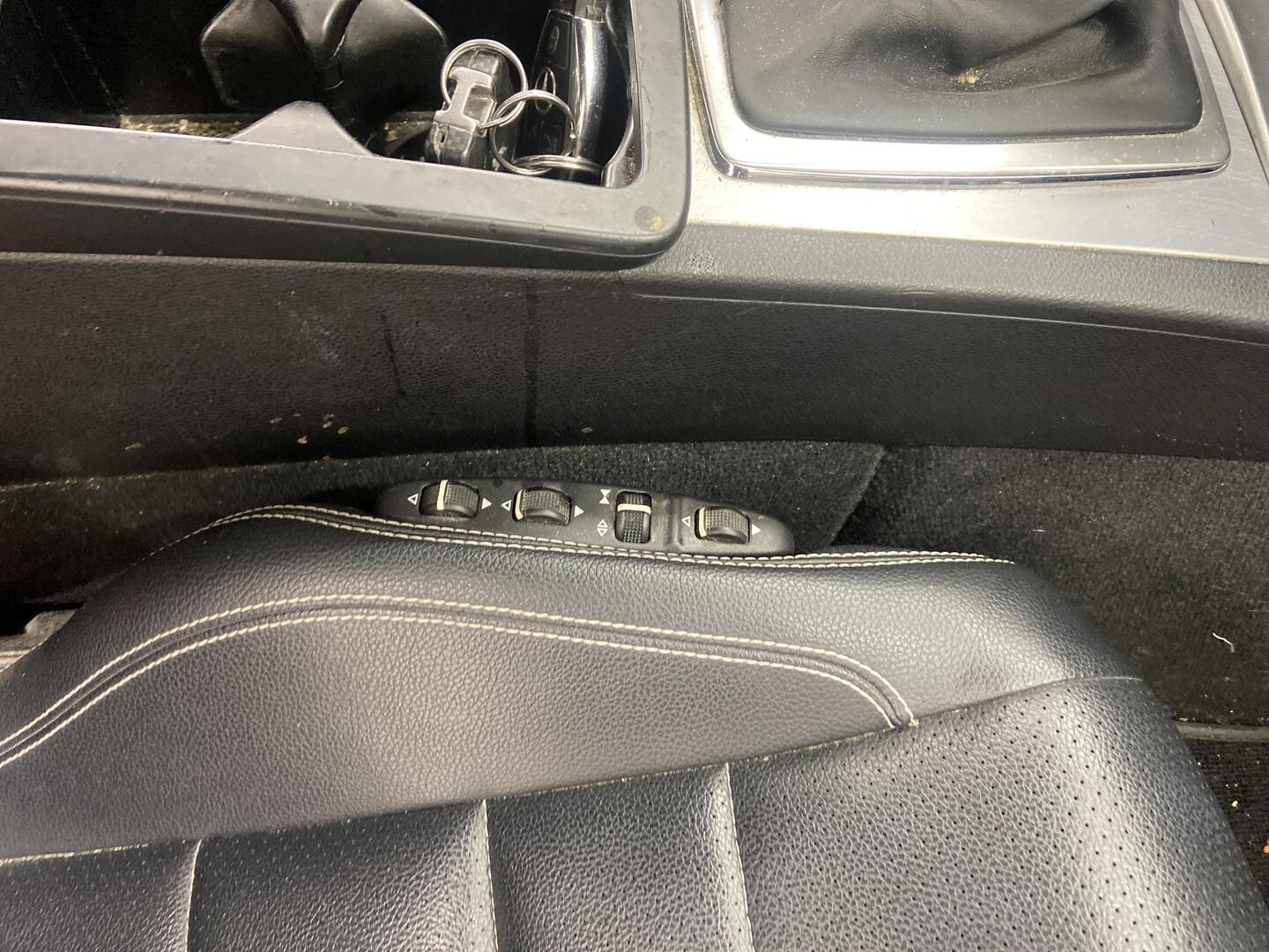 MERCEDES-BENZ E 2010