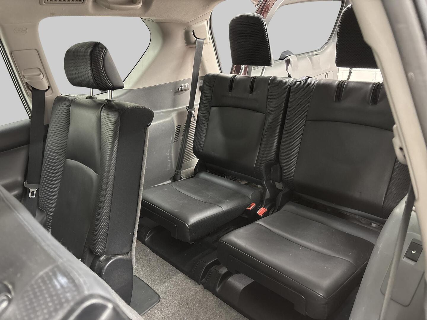 TOYOTA Land Cruiser 2011