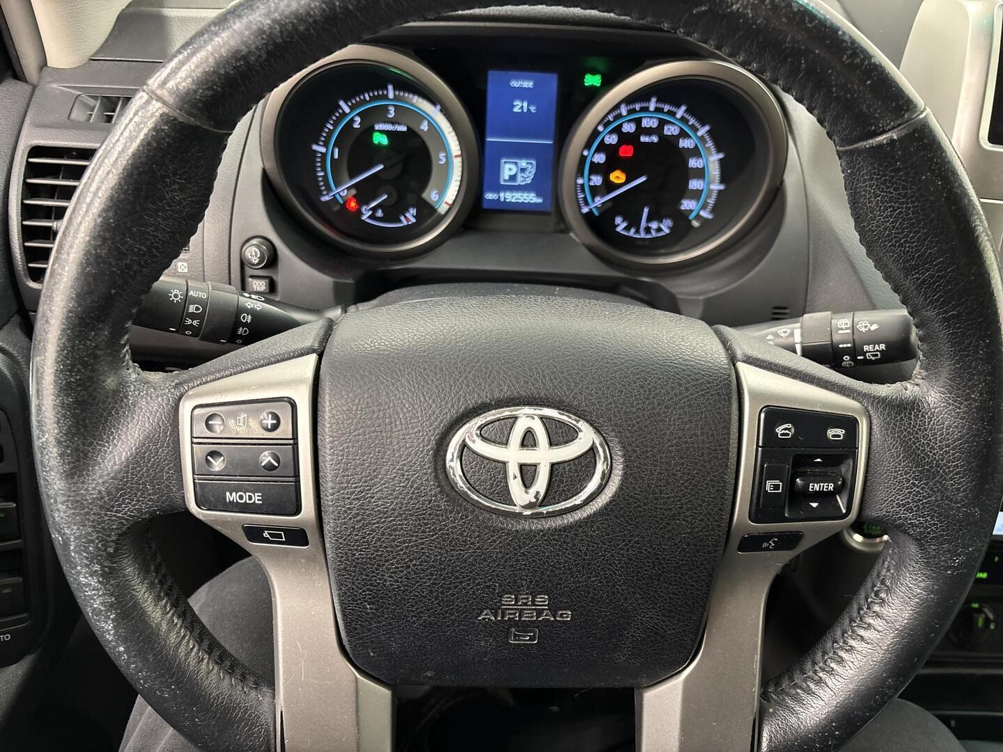 TOYOTA Land Cruiser 2011