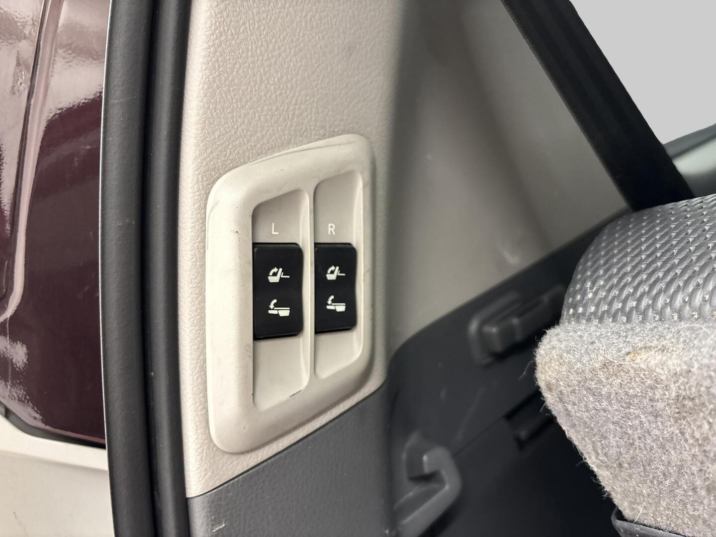 TOYOTA Land Cruiser 2011