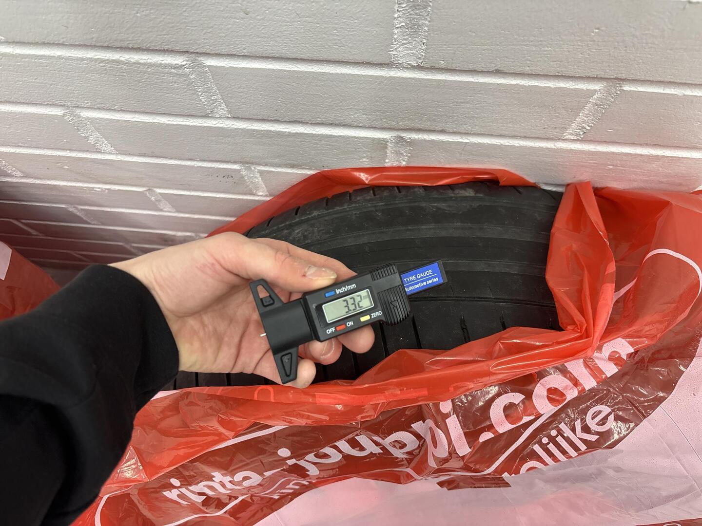 TOYOTA Land Cruiser 2011