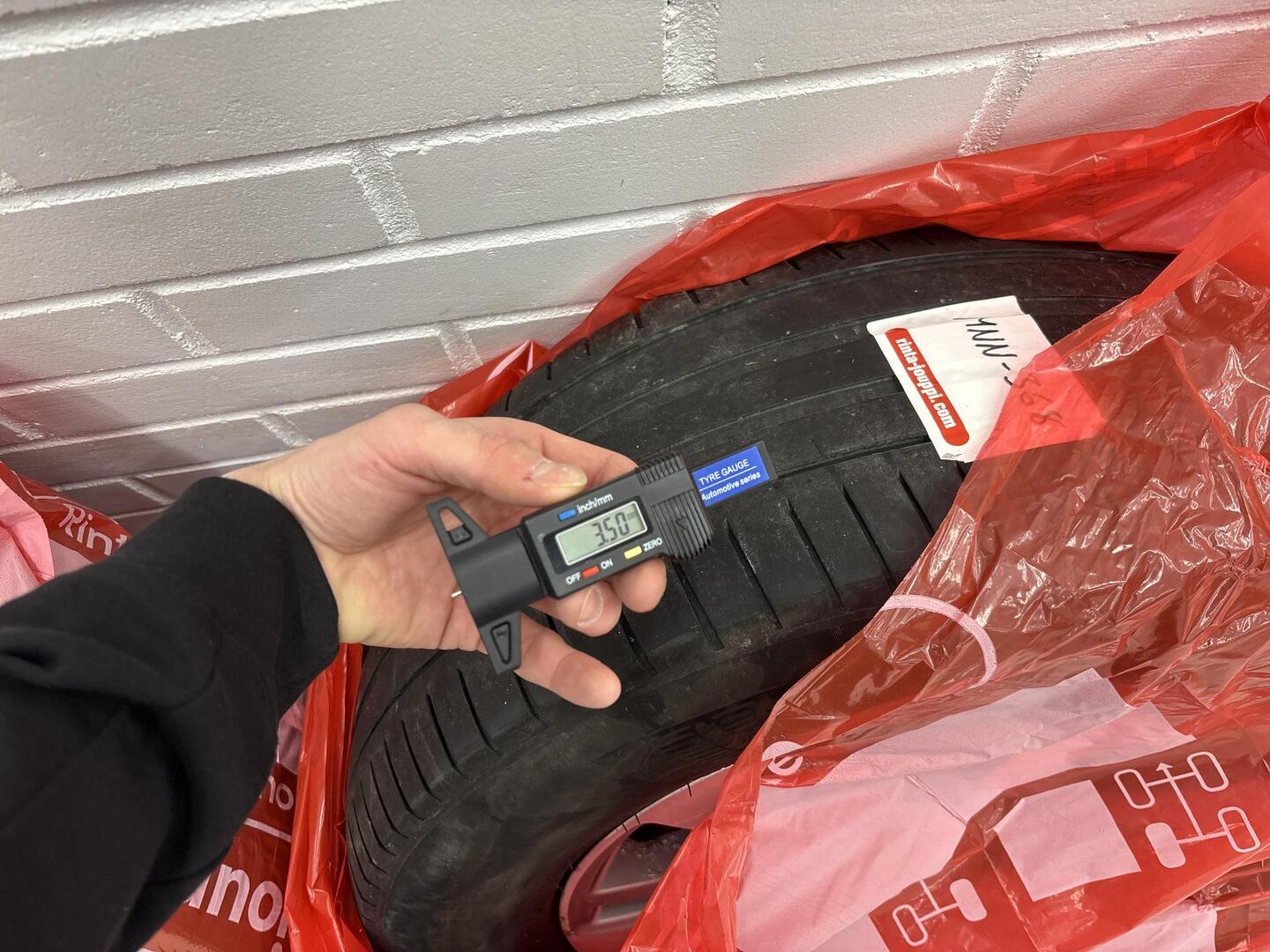 TOYOTA Land Cruiser 2011