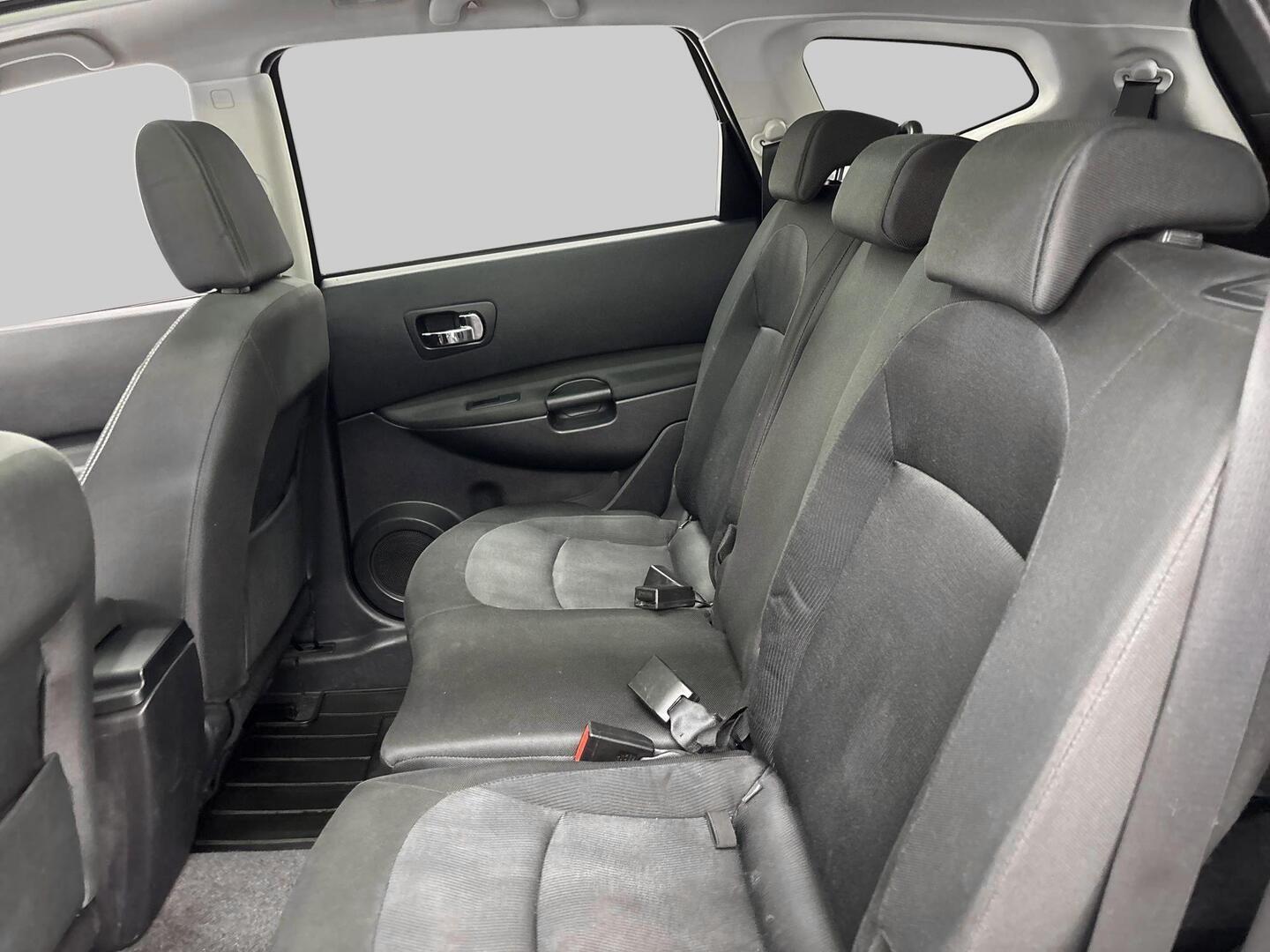 NISSAN Qashqai+2 2011