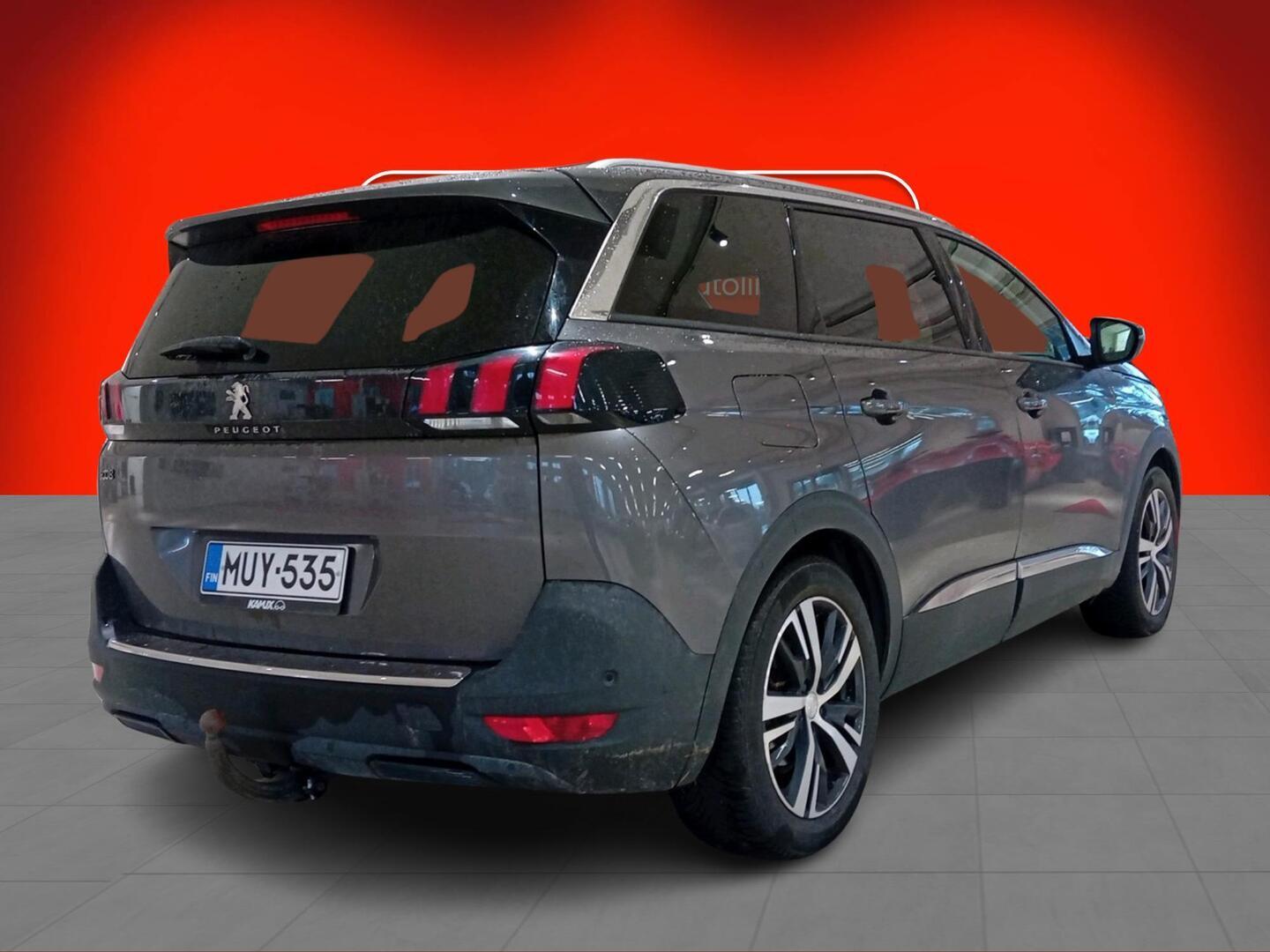 PEUGEOT 5008 2020