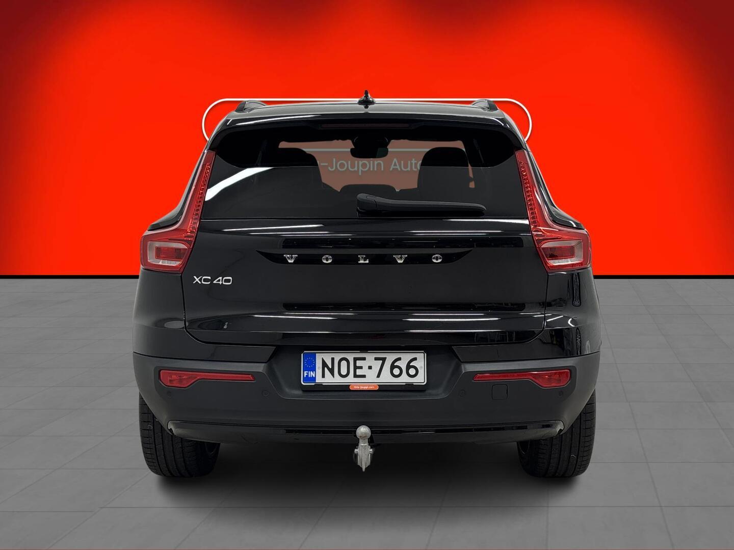 VOLVO XC40 2021