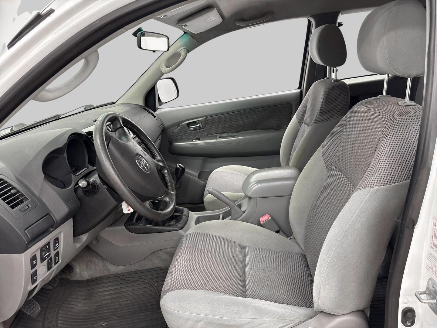 TOYOTA Hilux 2010