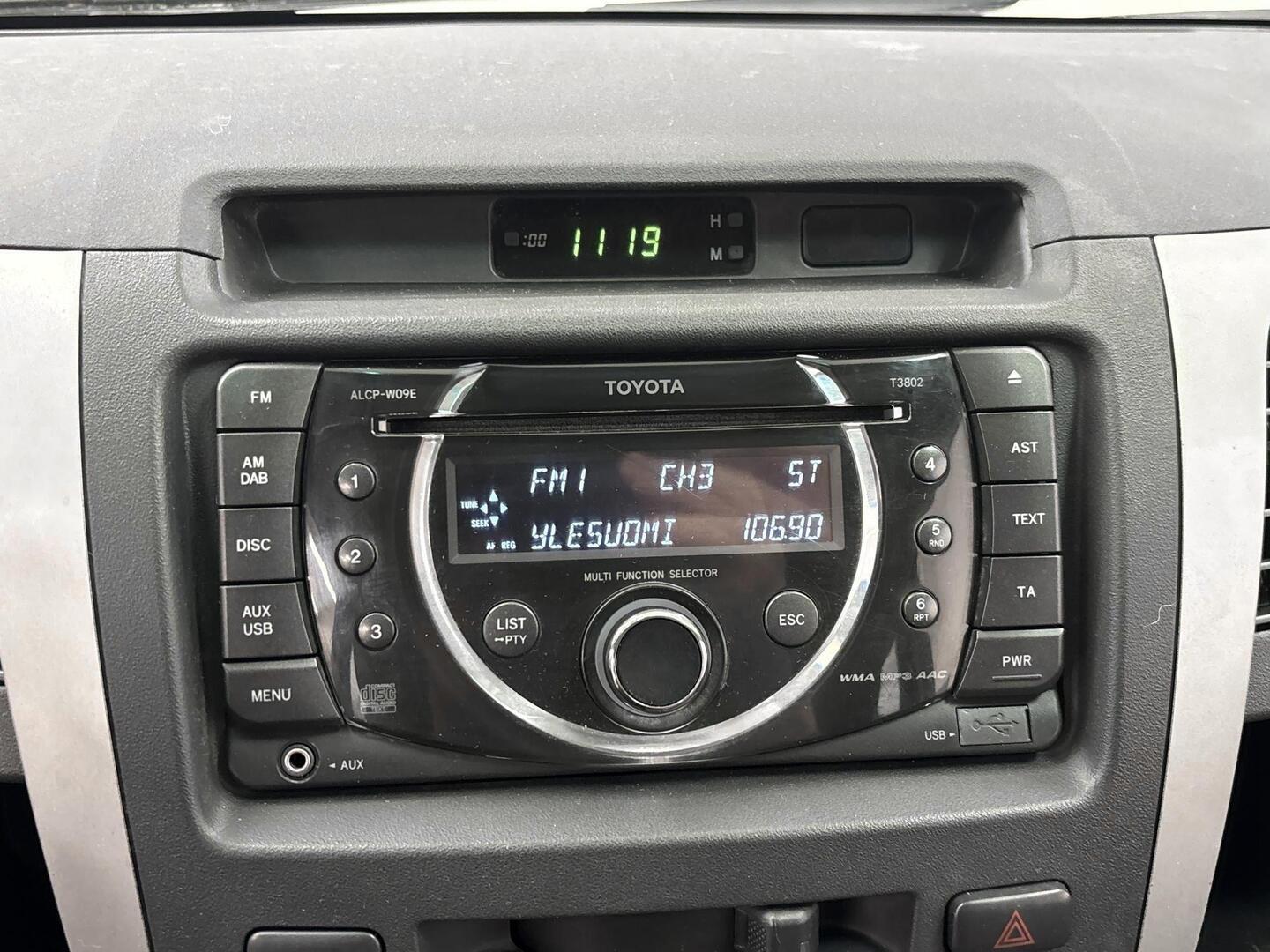 TOYOTA Hilux 2010
