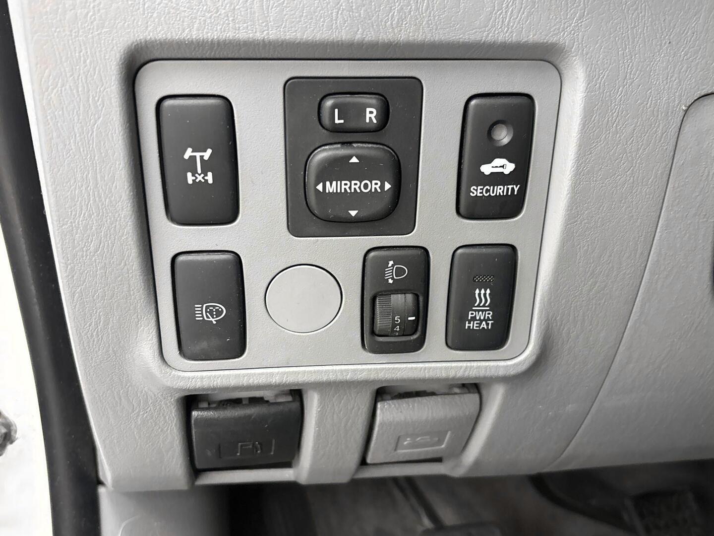 TOYOTA Hilux 2010
