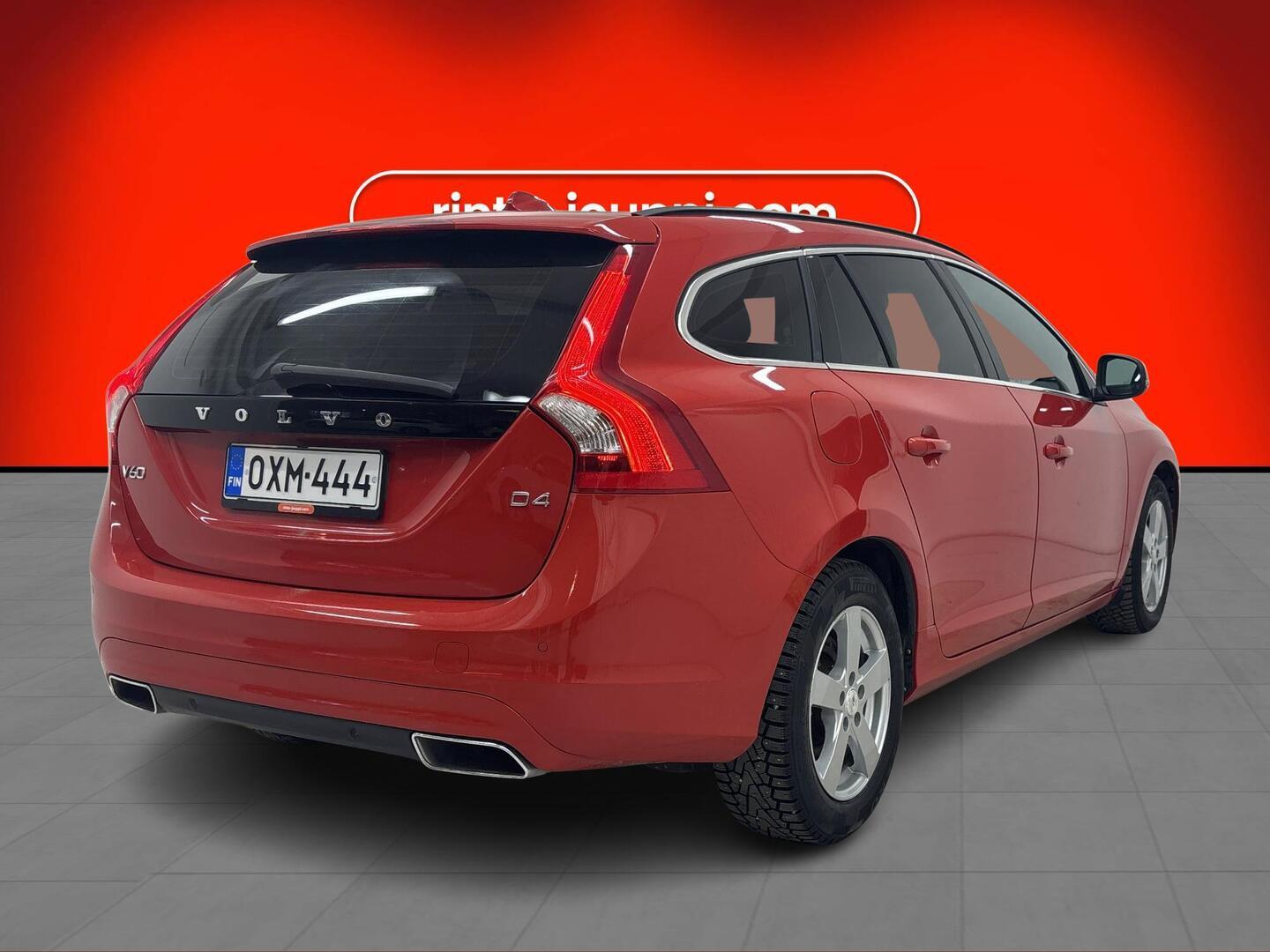 VOLVO V60 2015