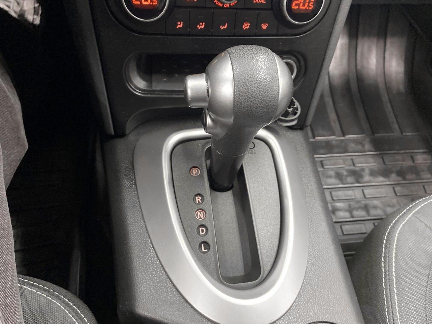 NISSAN Qashqai 2013