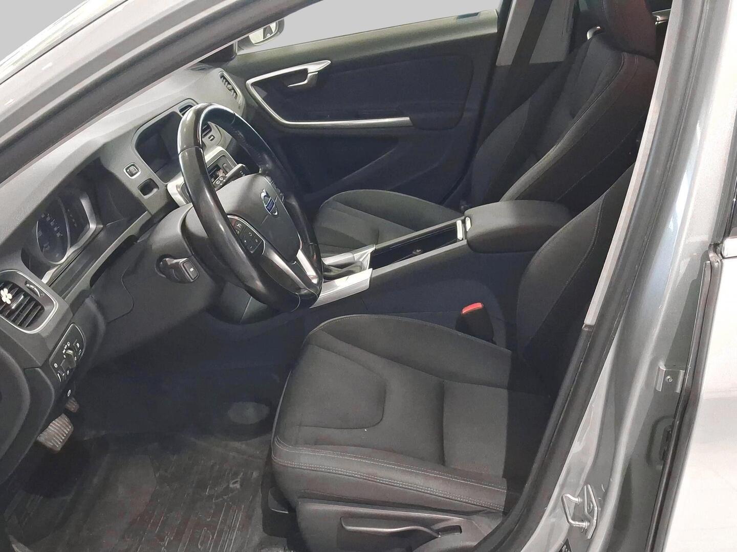 VOLVO V60 2014