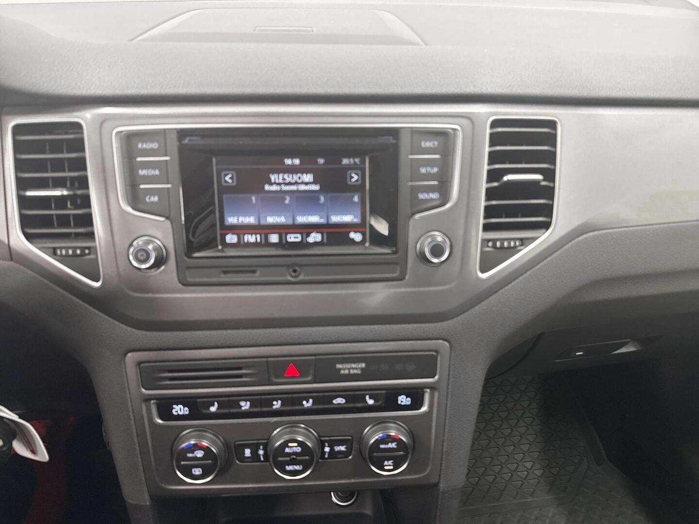 VOLKSWAGEN Golf Sportsvan 2015