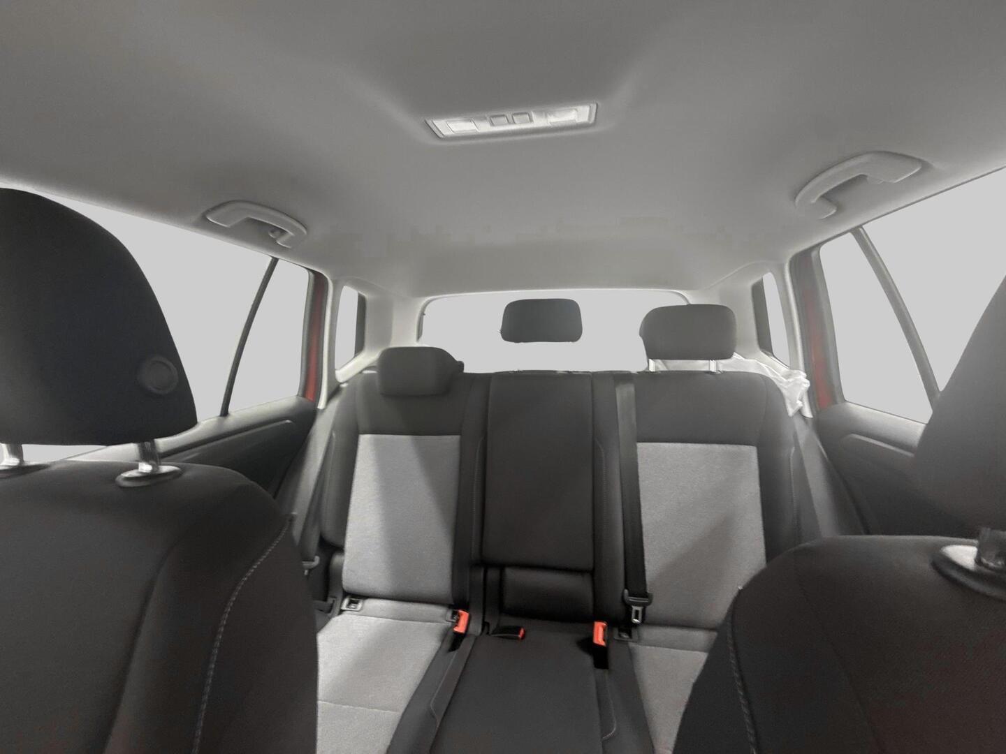 VOLKSWAGEN Golf Sportsvan 2015