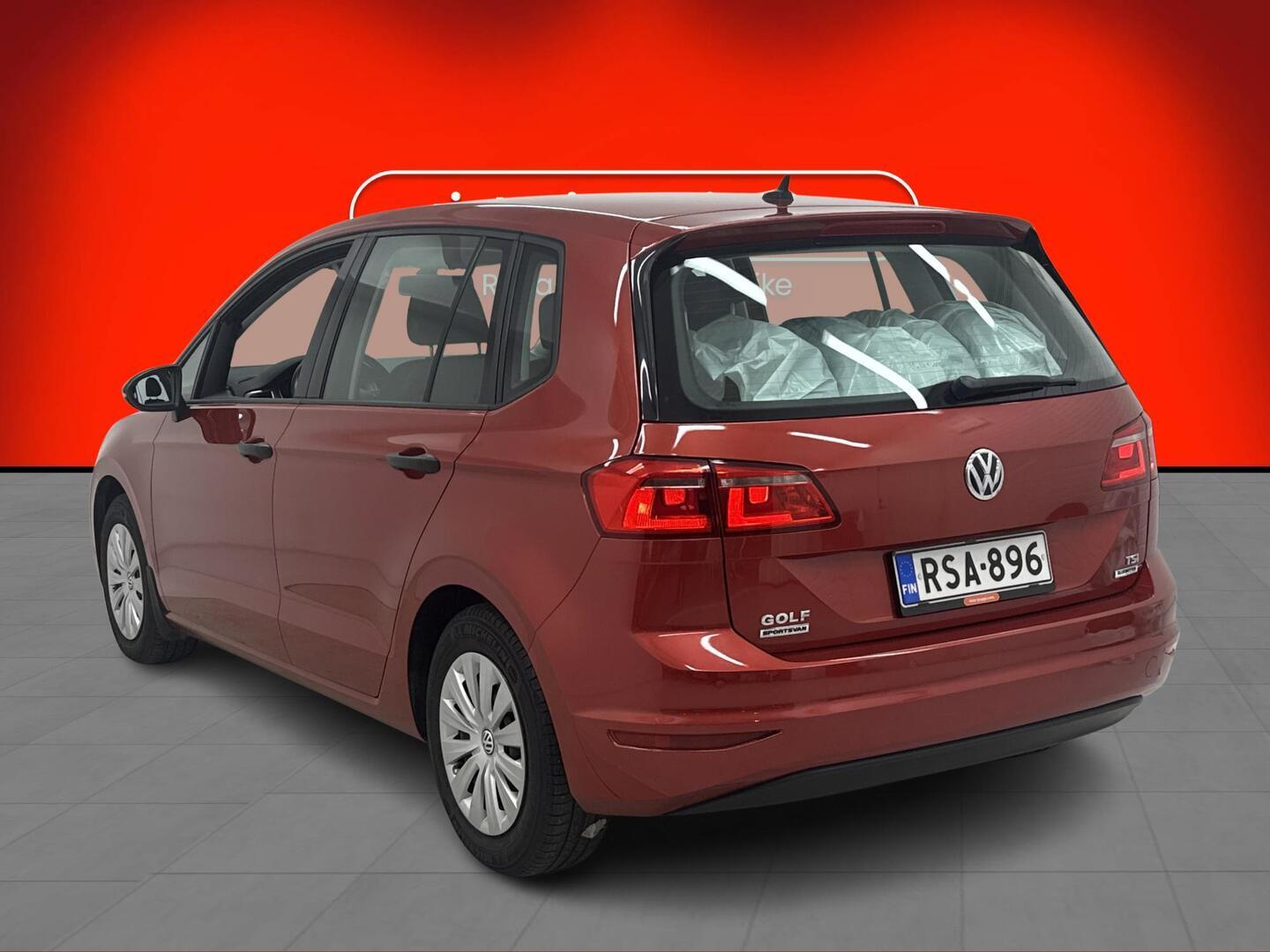 VOLKSWAGEN Golf Sportsvan 2015