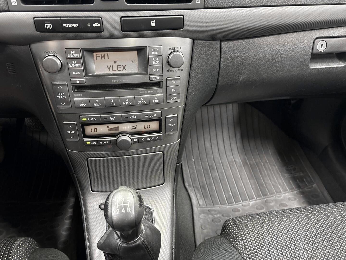 TOYOTA Avensis 2006