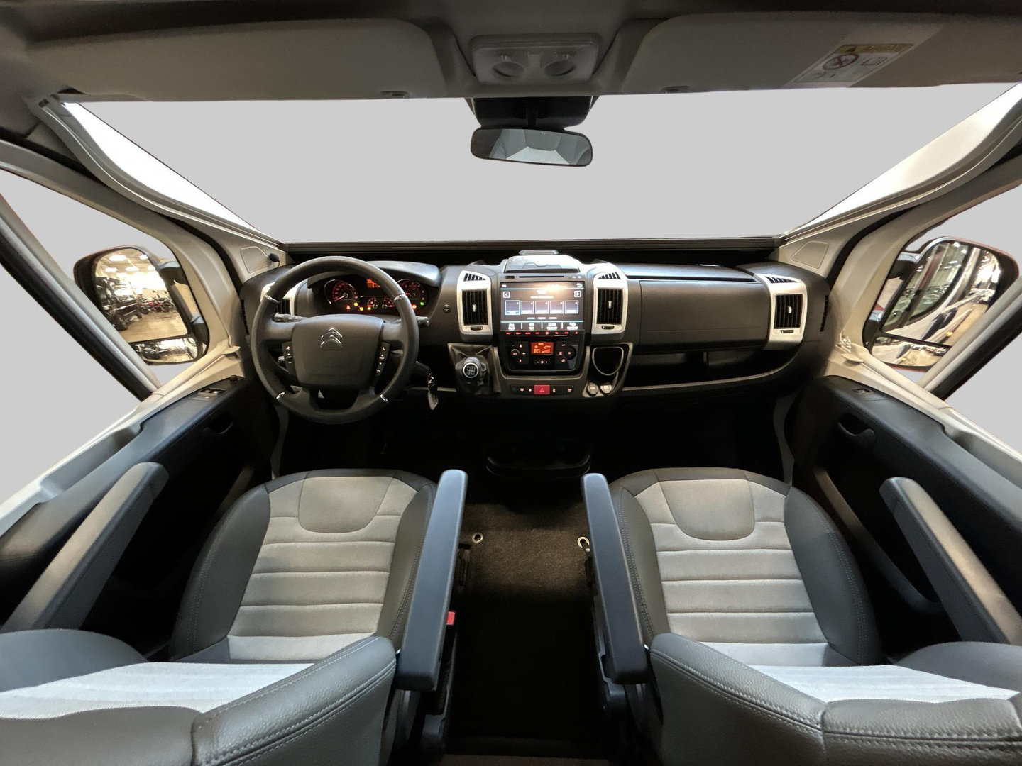 ADRIA TWIN 640 SL AXESS 2024