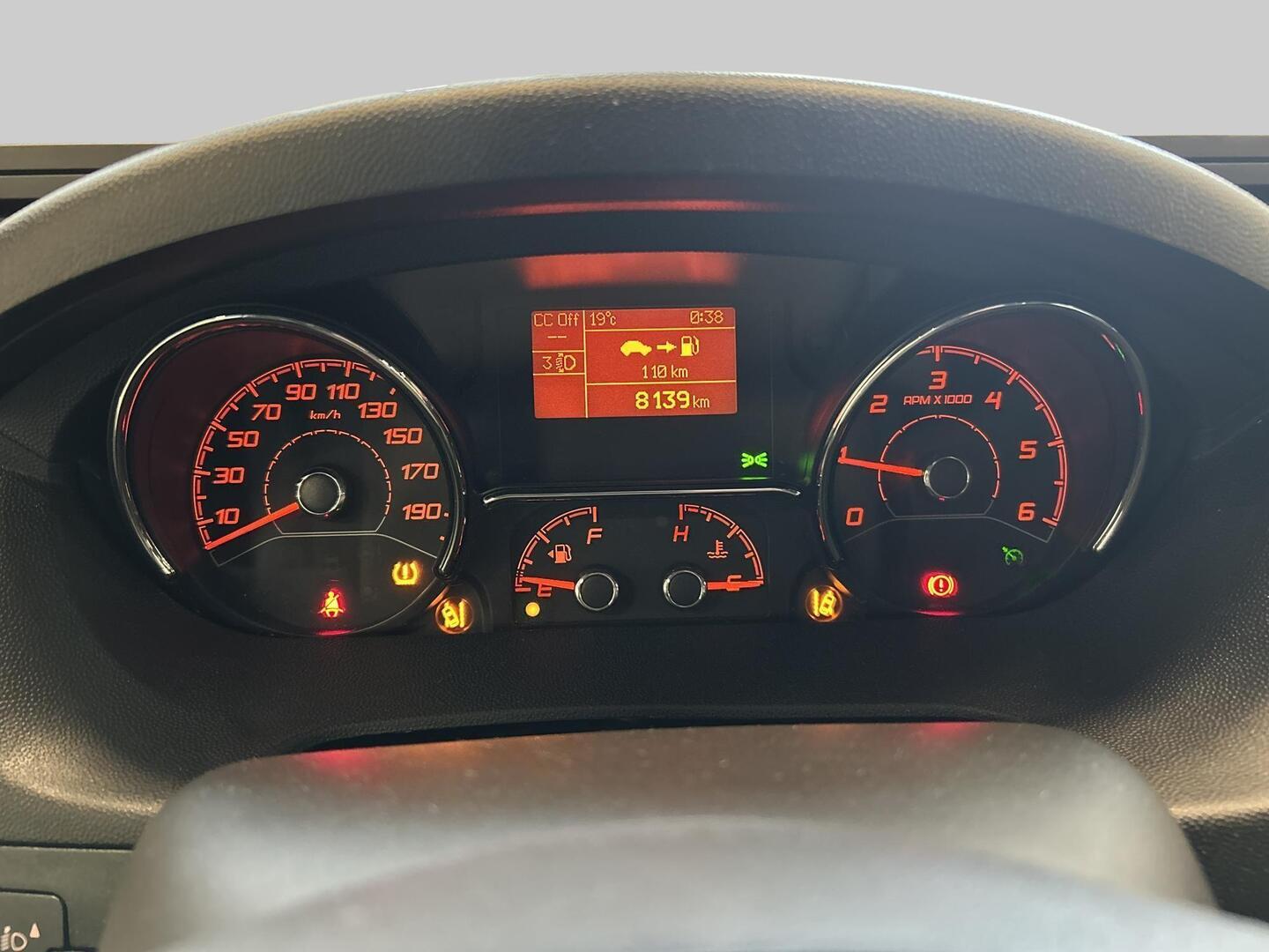 ADRIA TWIN 640 SL AXESS 2024