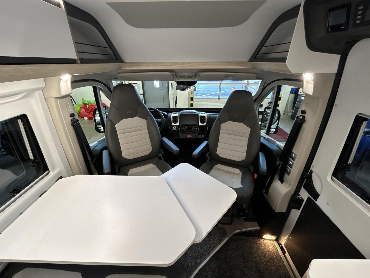 ADRIA TWIN 640 SL AXESS 2024